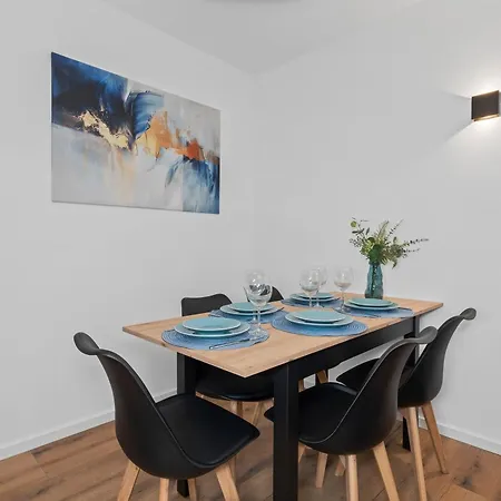 Apartment Nexstay Lux Mit Dachterrasse Und Parkplatz Neumarkt in der Oberpfalz